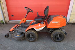 Plænetraktor HUSQVARNA R 214TC (Kun kørt 3,5 timer)