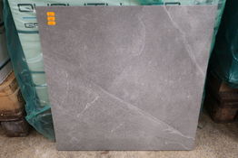 11,475 kvm. Fliser Brix Grey 61x61 cm.