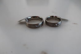 2 stk. ringe i titanium