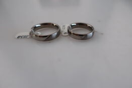 2 stk. ringe i titanium