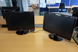 2 stk. monitors SAMSUNG SyncMaster T240