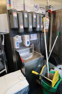 Vaskestation, sæbedispenser m.m.