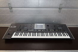 Roland G-70 Music Workstation