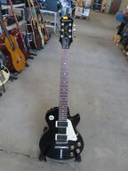 Guitar EPIPHONE LES PAUL 100 inkl. stativ
