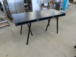 Studie bord med rack indbydningsmulighed og 2 stativer til ben