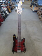 Bas 5 strenget SQUIER by FENDER inkl. Stativ