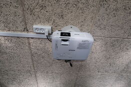 Projektor EPSON EB-fH06