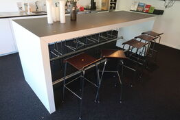 Højbord med 11 stk. barstole