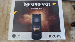 Kaffemaskine NESPRESSO Essenza Mini