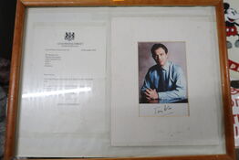 Brev fra 10 Downing Street med signeret foto af Tony Blair