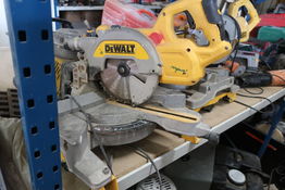 Kap-/geringssav DEWALT DWS777-QS