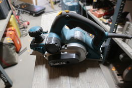 Elhøvl MAKITA KP0810