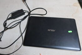 Laptop ASUS R517S