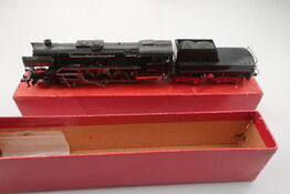 Model lokomotiv BR 42 0001