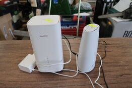 5G Router HUAWEI H122-373 samt EZVIZ Smart Home Base