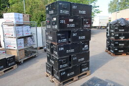 18 stk. cases til vinglas, festivalgrej m.v.