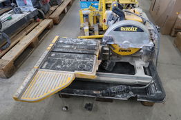 Flisesav DEWALT D24000