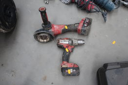 Akku bore/skruemaskine MILWAUKEE M18 ONEPD, akku vinkelsliber MILWAUKEE M18 CAG12 med 2 stk. batterier