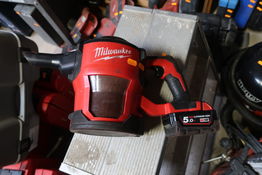 Akku håndstøvsuger MILWAUKEE M18 CV med batteri