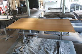 Justerbar bord