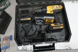 Skruemaskine DEWALT DCD776inkl. 2 stk. batterier samt lader