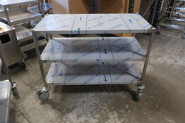 Kørebord 600x1100mm m/vulstkant m/over og 2 underhylder