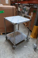 Kørebord 600x550mm m/vulst og kørebøjle m/over og underhylde