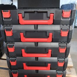Byggematrialer, trailersider, arbejdstøj, m.m.