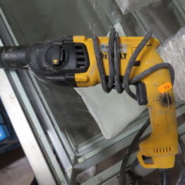 Værktøjsauktion - Vejle - DEWALT, MAKITA, MILWAUKEE, HILTI