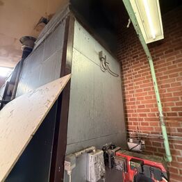 Maskiner og overskud fra Møbelfabrik