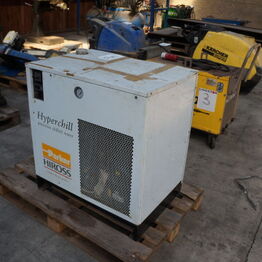 Auktion over diverse maskiner - Hou