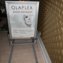 A Coiffure ApS *Frisørsalon, hårprodukter m.v.*