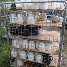 Effekter fra Eventbureau *Del 7 - Chafing dishes, plastkasser, scene m.v.* - Sorø
