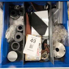 CNC Products ApS *Del 2 - Værkstedsskabe - Værktøj - Maskinskruestik - m.v.*