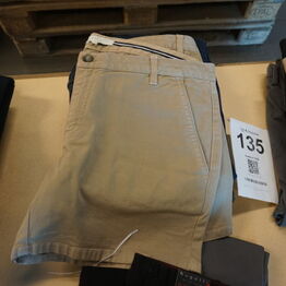 Lagrolet Collection ApS *Del 2 - Skjorter - Poloer - Trøjer - Bukser*