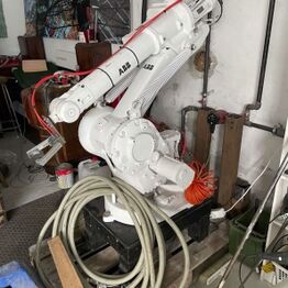 Robot arm IRB 1400