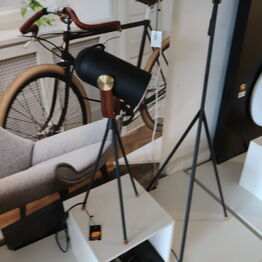 EL-DORADO ApS *Del 3 - Lamper - LE KLINT - PANTON - FRITZ HANSEN m.fl.*