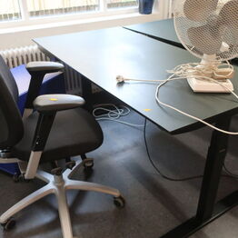 Københavns Professionshøjskole KRO *Designmøbler MONTANA, FRITZ HANSEN, HOLMRIS, MUUTO - Elektronik - Køkken m.m.*