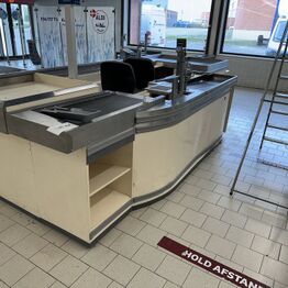 Aldi inventar, pantautomat, bake off, kølererum, kølemontre, mv.