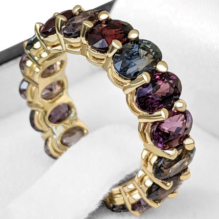 Spinel Eternity Ring i 14 kt. guld med 9,43 kt. naturlige spineller - 7743 - Vejl. pris: kr. 40.995,-