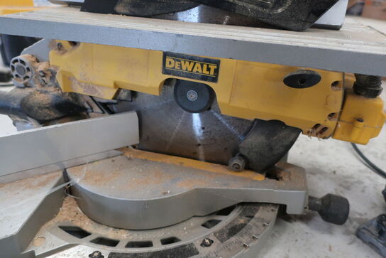 Bordrundsav DEWALT