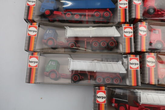 9 stk. modellastbiler HERPA 827500, 800500, 802500, 806511 m.fl.