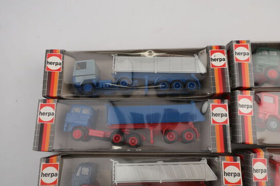 9 stk. modellastbiler HERPA 827500, 800500, 802500, 806511 m.fl.