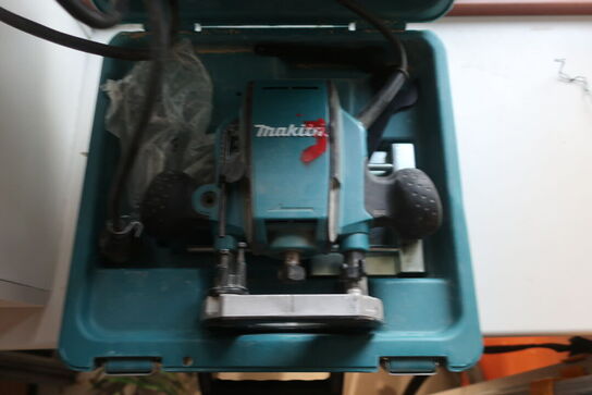 Overfræser MAKITA RP0900