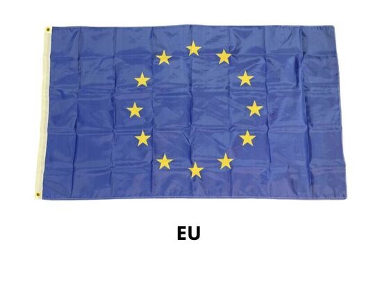 28 forskellige flag:  EU fælles flag, samt et flag for hver 27 medlemslande