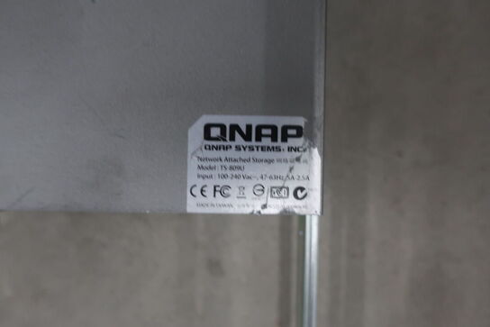 NAS server QNAP TS-809U