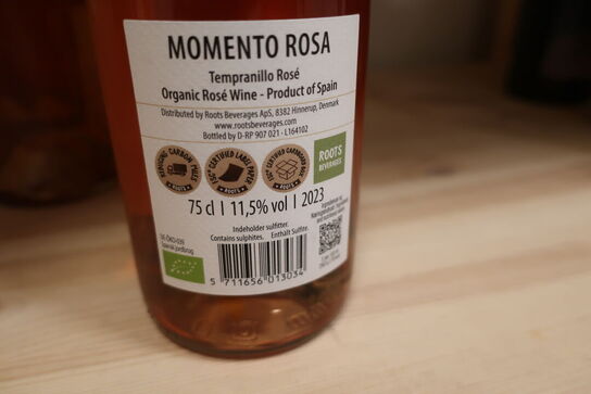 8 fl. Hvidvin/rosévin AIX, VILLA, MOMENTO ROSA
