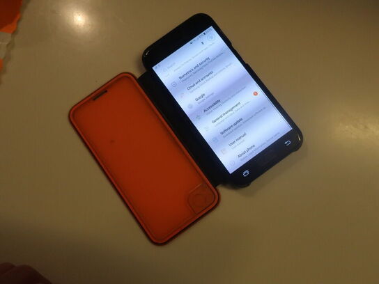 Smartphone SAMSUNG Galaxy A3 (bemærk skader)