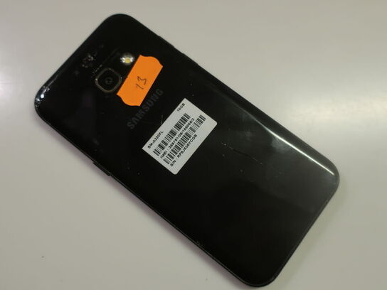 Smartphone SAMSUNG Galaxy A3 (bemærk skader)