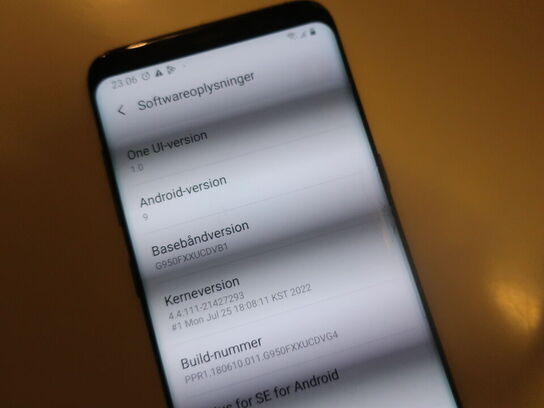 Smartphone SAMSUNG Galaxy S8 (bemærk skader)